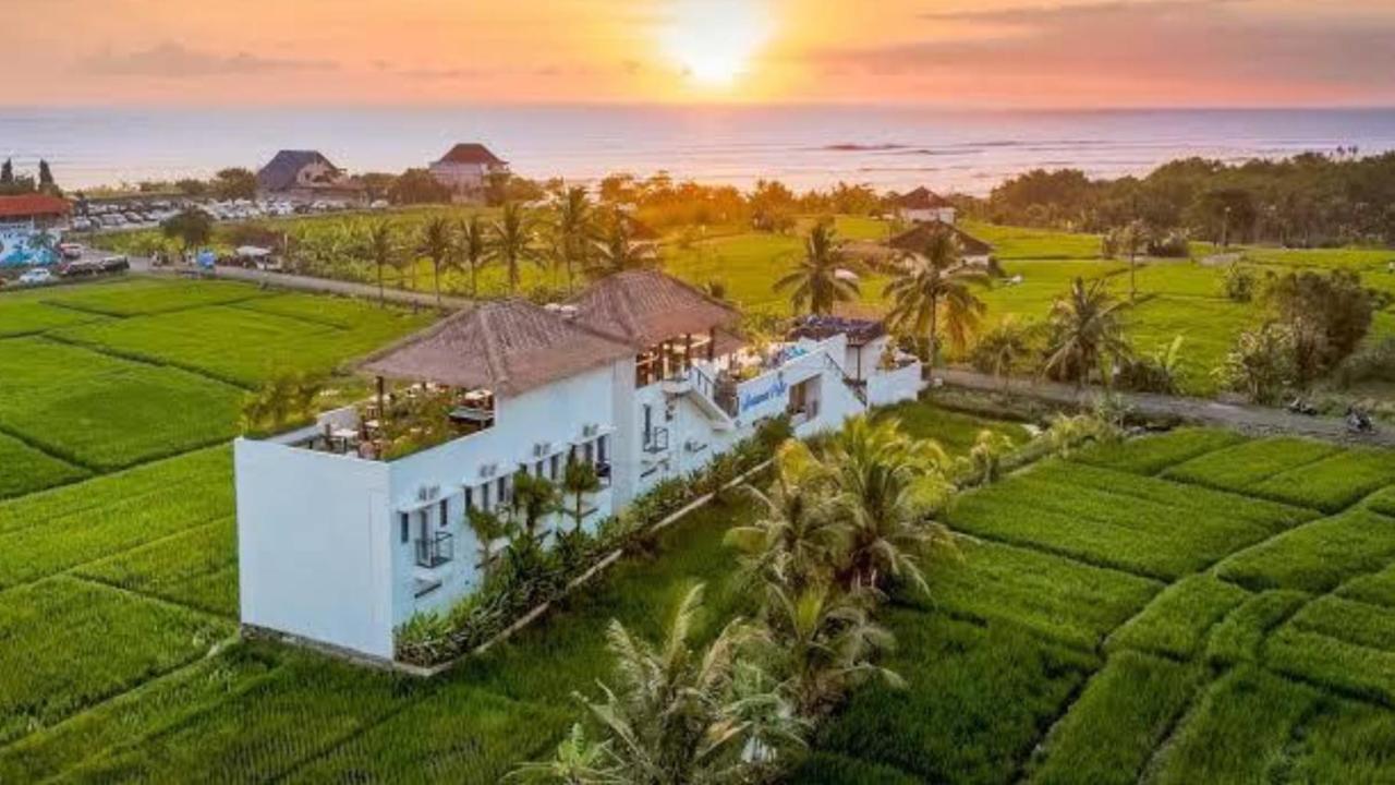 Swell Hotel, Pool Bar & Restaurant Tanah Lot Esterno foto